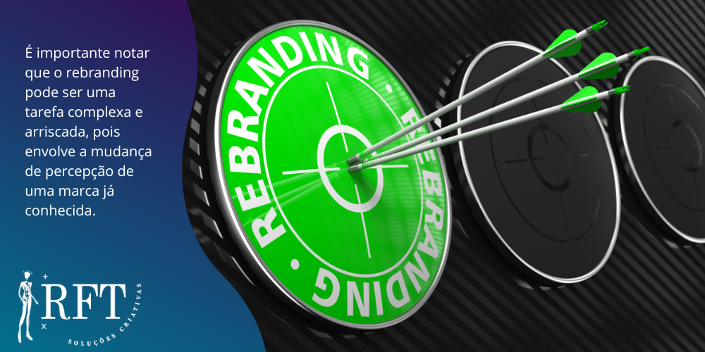 A imagem contém três alvos num fundo preto, sendo que um há três flechas lançadas no da cor verde que está escrito rebranding. Além disso, contém também um parágrafo reforçando a aplicação do rebranding.